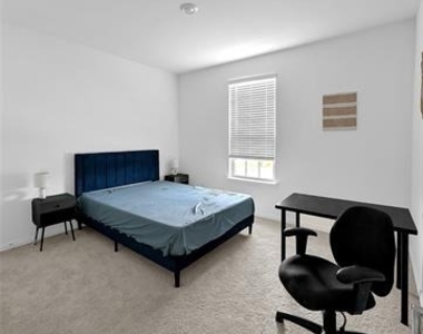 8005 Lindheimer Lane - Photo Thumbnail 14