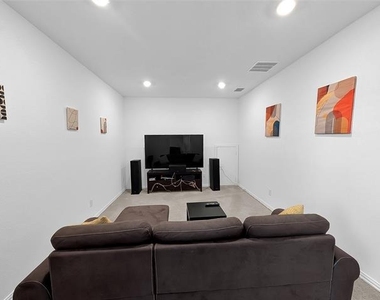 8005 Lindheimer Lane - Photo Thumbnail 13