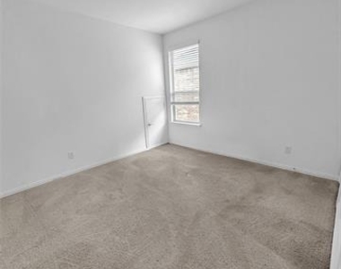 8005 Lindheimer Lane - Photo Thumbnail 15