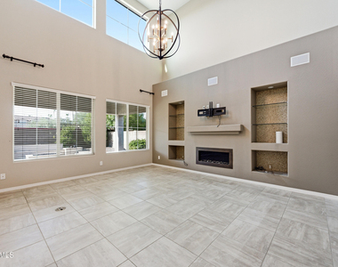 1930 E Horseshoe Drive - Photo Thumbnail 11