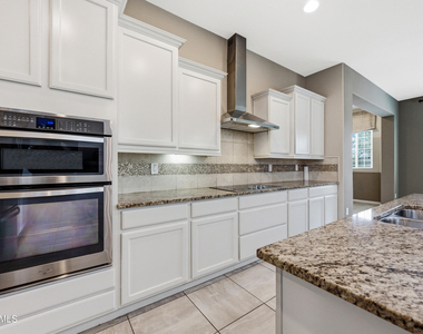 1930 E Horseshoe Drive - Photo Thumbnail 15
