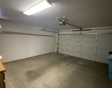 1704 E Pontiac Drive - Photo Thumbnail 17