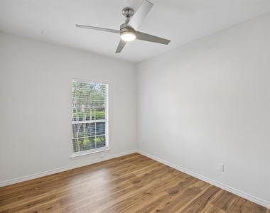 2809 Roper Drive - Photo Thumbnail 17