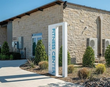 727 Cochran Drive - Photo Thumbnail 18