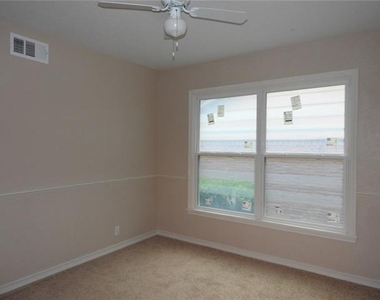 3226 San Medina Avenue - Photo Thumbnail 7