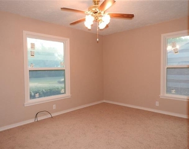 3226 San Medina Avenue - Photo Thumbnail 8