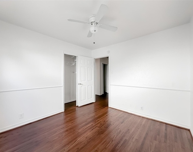 3226 San Medina Avenue - Photo Thumbnail 13