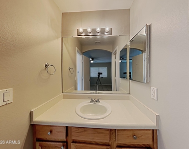 3555 W Via Del Sol Drive - Photo Thumbnail 8