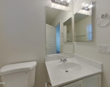 3624 S 71st Drive - Photo Thumbnail 10