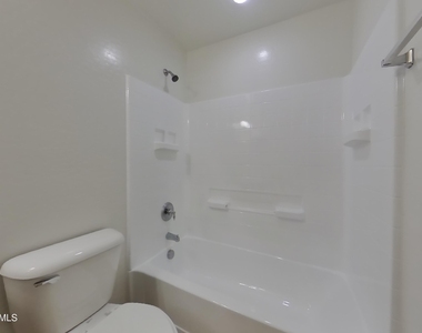 3624 S 71st Drive - Photo Thumbnail 12
