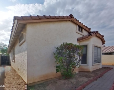 3624 S 71st Drive - Photo Thumbnail 14