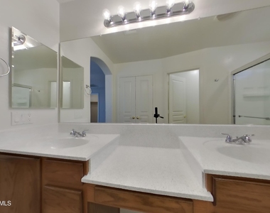 3624 S 71st Drive - Photo Thumbnail 13
