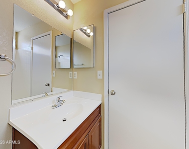 18815 N 45th Drive - Photo Thumbnail 11