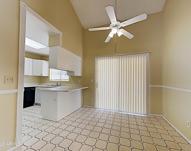 18815 N 45th Drive - Photo Thumbnail 3