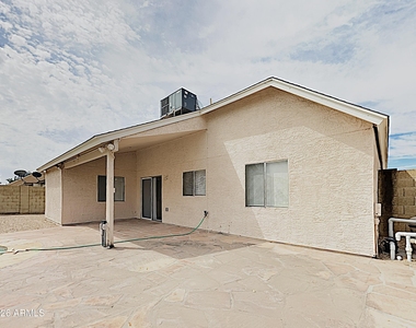 18815 N 45th Drive - Photo Thumbnail 9