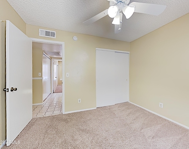 18815 N 45th Drive - Photo Thumbnail 1
