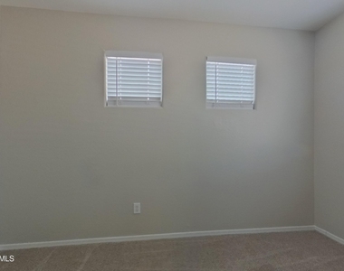 11418 W Mountain View Drive - Photo Thumbnail 11