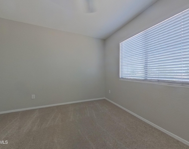 11418 W Mountain View Drive - Photo Thumbnail 9