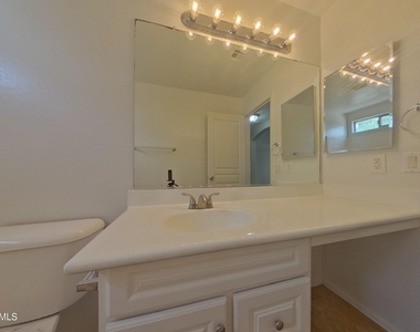 11418 W Mountain View Drive - Photo Thumbnail 13
