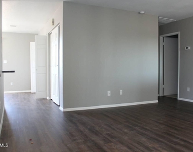 20421 N 3rd Drive - Photo Thumbnail 6
