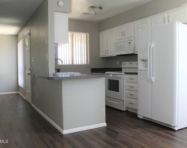 20421 N 3rd Drive - Photo Thumbnail 2