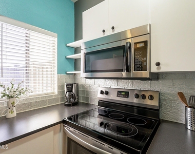 18616 N 34th Avenue - Photo Thumbnail 17