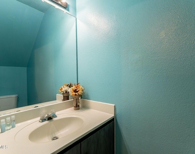 18616 N 34th Avenue - Photo Thumbnail 9