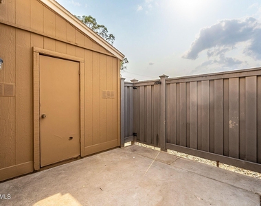 18616 N 34th Avenue - Photo Thumbnail 32