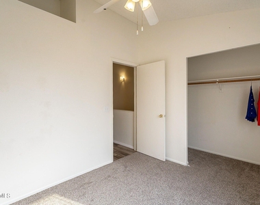 18616 N 34th Avenue - Photo Thumbnail 24