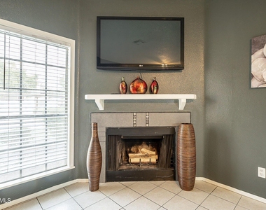 18616 N 34th Avenue - Photo Thumbnail 8