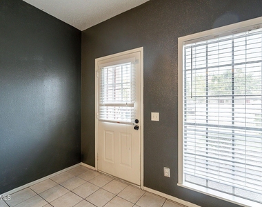 18616 N 34th Avenue - Photo Thumbnail 3