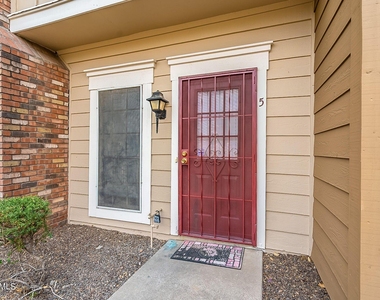 18616 N 34th Avenue - Photo Thumbnail 1