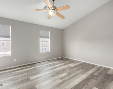 3320 W Mcrae Way - Photo Thumbnail 13