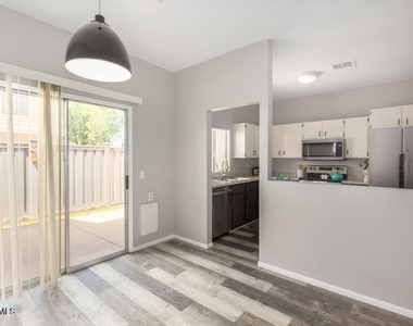 3320 W Mcrae Way - Photo Thumbnail 8