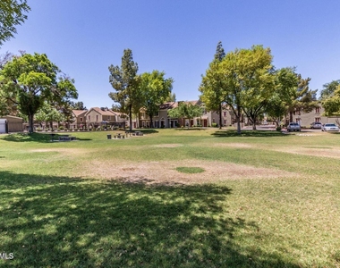 3320 W Mcrae Way - Photo Thumbnail 27
