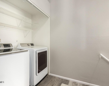 3320 W Mcrae Way - Photo Thumbnail 19