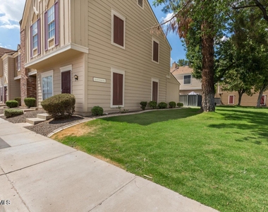 3320 W Mcrae Way - Photo Thumbnail 2