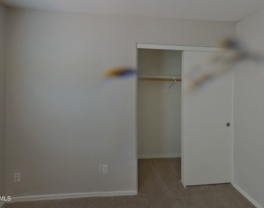 43714 W Cale Drive - Photo Thumbnail 9