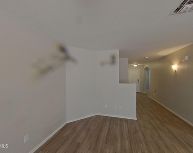 43714 W Cale Drive - Photo Thumbnail 1