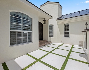 404 Indigo Avenue - Photo Thumbnail 4