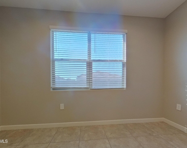 30033 W Cheery Lynn Road - Photo Thumbnail 5