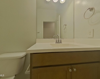 30033 W Cheery Lynn Road - Photo Thumbnail 17