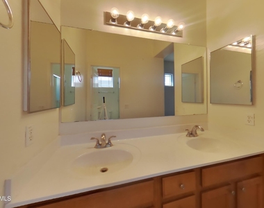 1225 N 36th Street - Photo Thumbnail 8