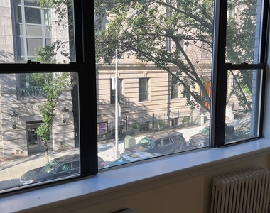 East 76th Street - Photo Thumbnail 4
