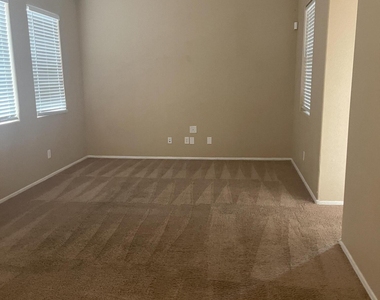 4728 W Carson Road - Photo Thumbnail 2