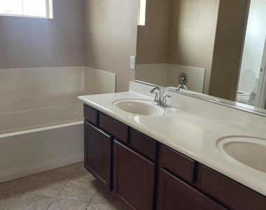 4728 W Carson Road - Photo Thumbnail 18