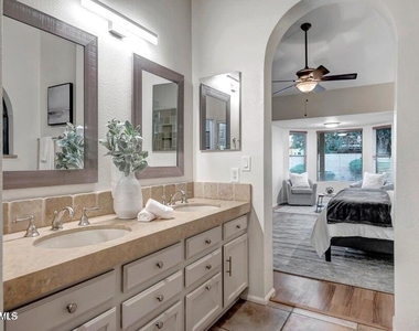 15832 N 60th Way - Photo Thumbnail 26