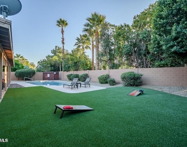 15832 N 60th Way - Photo Thumbnail 39