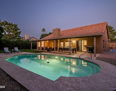 15832 N 60th Way - Photo Thumbnail 31