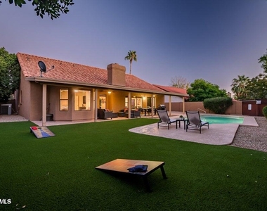 15832 N 60th Way - Photo Thumbnail 29
